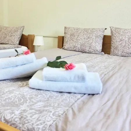 Bed & Breakfast Becar Pyramids B&B