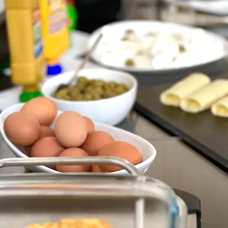 Bed and Breakfast Becar Pyramid 4*