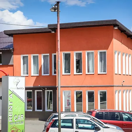 Bed and Breakfast Becar Pyramid 4*