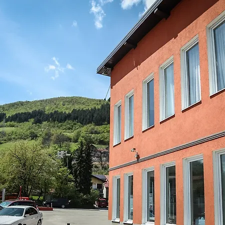Becar Pyramid Bed & Breakfast Visoko