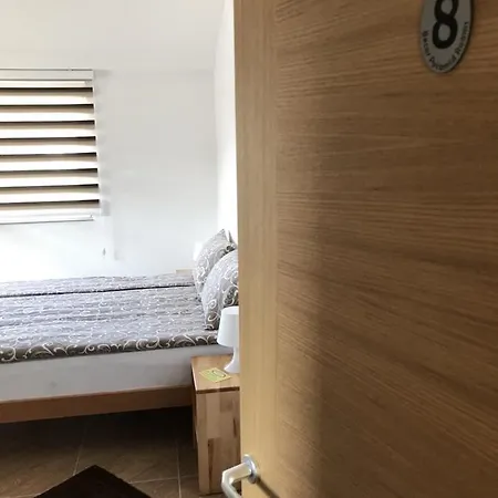 Becar Pyramid Bed & Breakfast